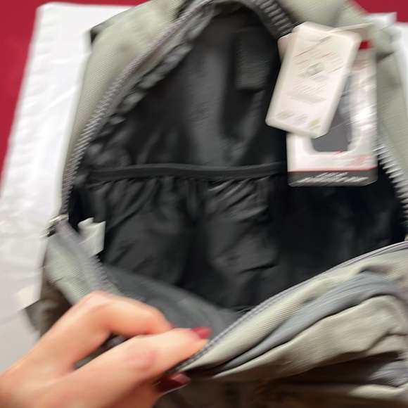 Swisstech GRAY TOBEL multi pockets Backpack bottom shoe pocket heavy duty strong - Picture 14 of 14